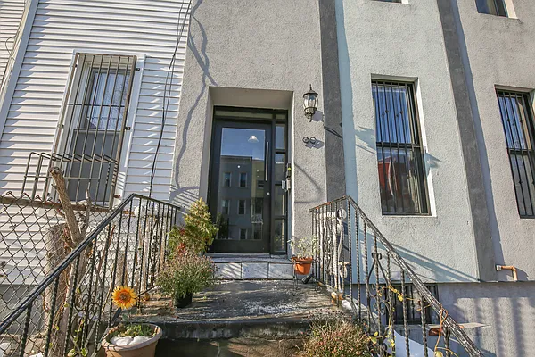 Rented by Exit Realty First Choice | media 16