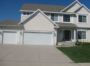 2902 145th St, Urbandale, IA 50323
