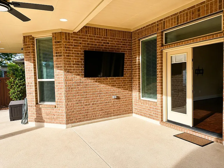 127 Lindenberry Cir — Photo 31