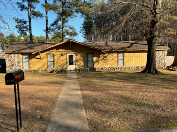 1510 Woodland Dr, Bryant, AR 72022