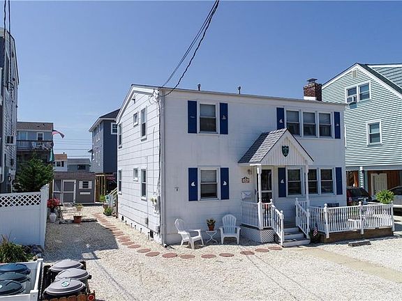 5th image of 23 W Harrington Ave