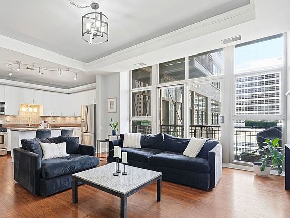4th image of 212 W Washington St APT 1707