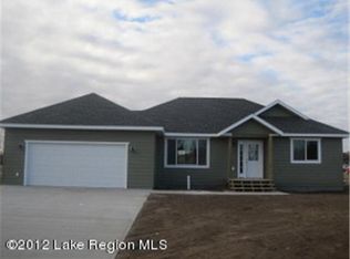 205 9th St SW, Perham, MN 56572