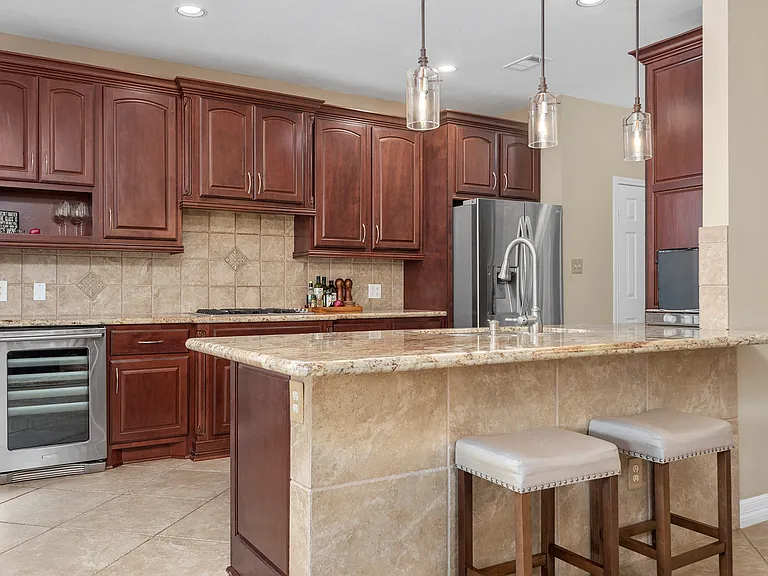 1719 Cantigny Ln — Photo 10