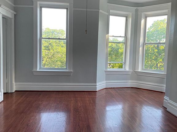 2nd image of 2658 W Evergreen Ave Floor 3