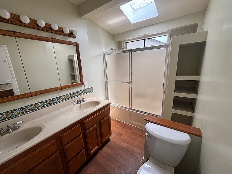 1008 W Micheltorena St #A — Photo 15