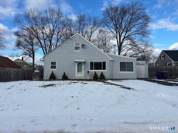 34 Seaver Cir, Bridgeport, CT 06606