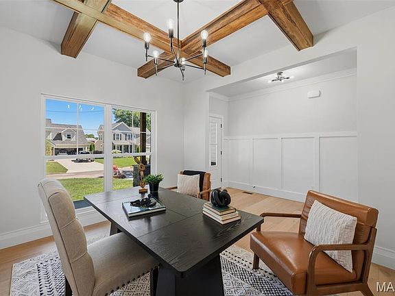 2nd image of 140 W Sarah Ave