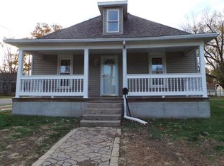 920 C St, Charleston, IL 61920