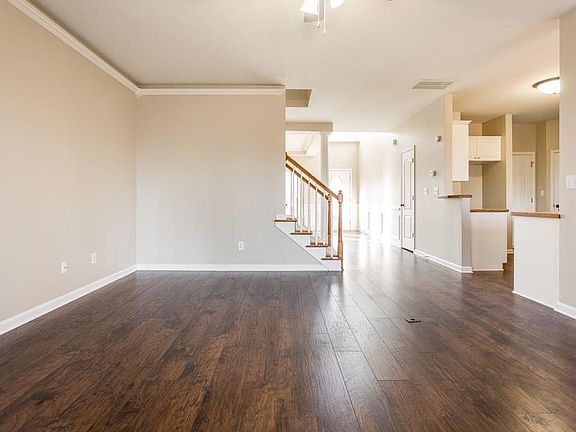 5th image of 335 Mirramont Ct