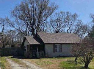 1904 N Lone Pine Ave, Springfield, MO 65803