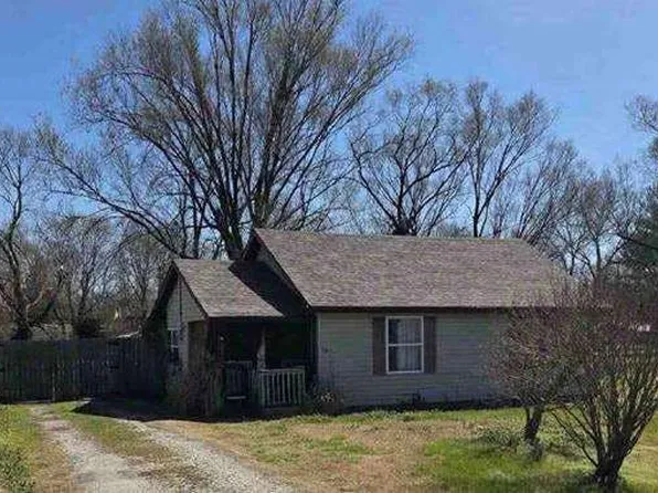 1904 N Lone Pine Ave, Springfield, MO 65803