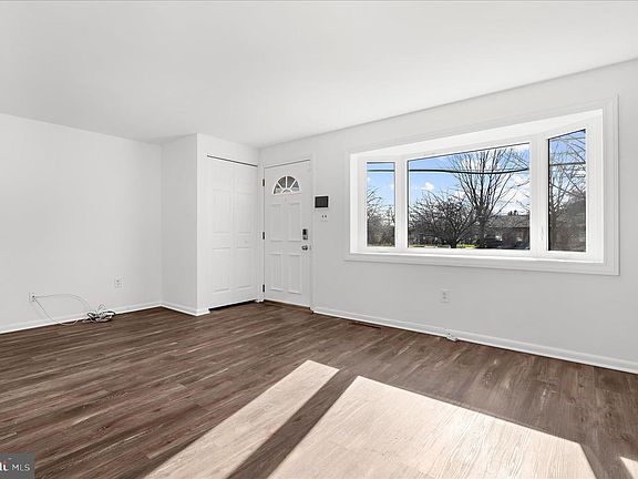 4th image of 5114 Shelbourne Rd