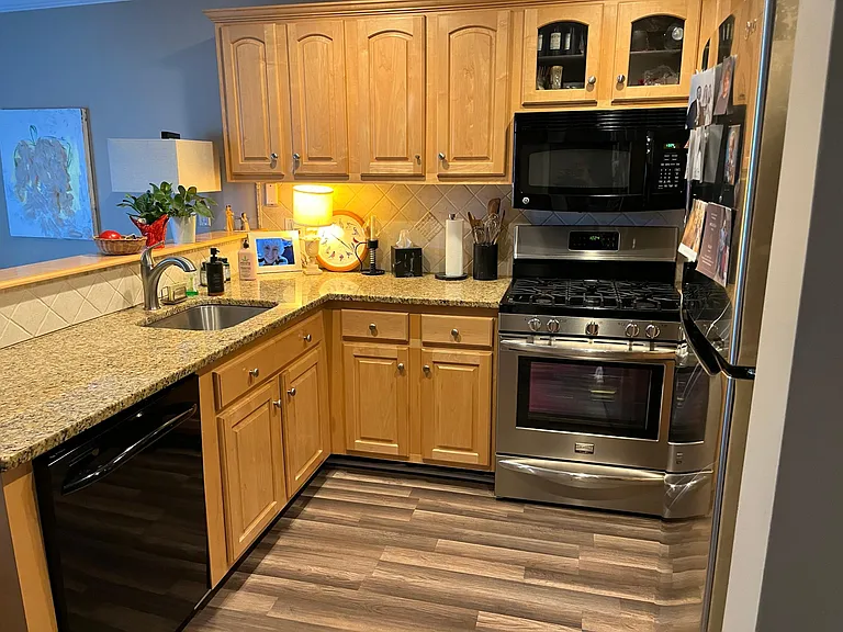 330 Merwin Ave #B2 — Photo 2