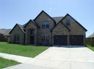 940 Sunset Ln, Centerton, AR 72719