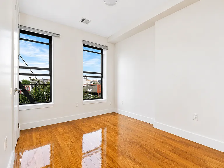 755 De Kalb Ave #2R — Photo 6