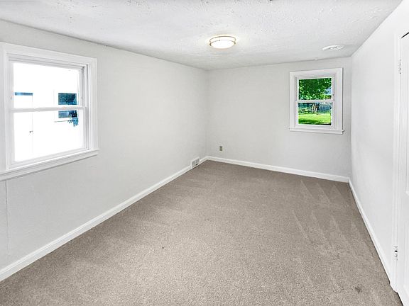 5th image of 6043 17th St N
