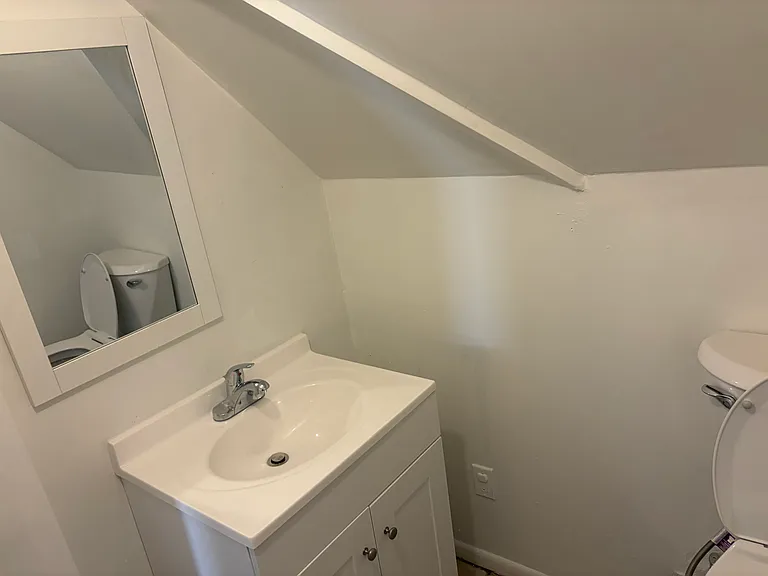 116 Henry St — Photo 9