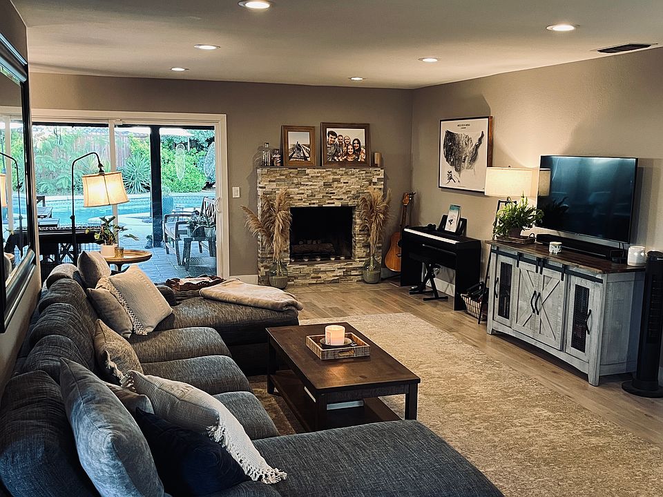 1st image of 5759 Palomar Cir