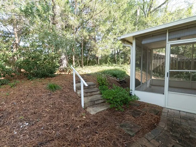 2049 Dundee Way — Photo 22