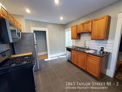 1843 Taylor St NE #2 — Photo 4