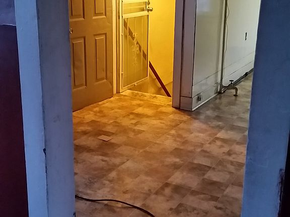 5th image of 212 Courtland Ave #1
