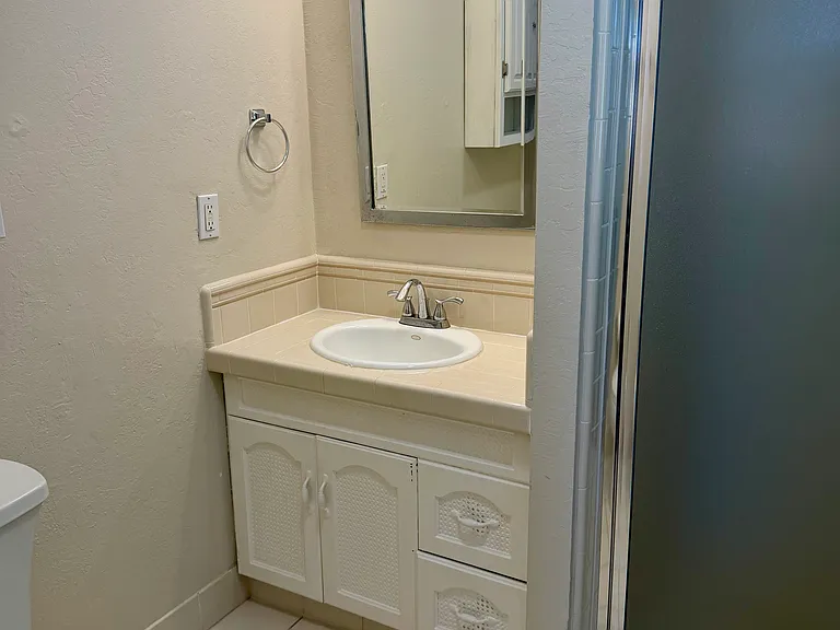 1647 Hyacinth Ln — Photo 9