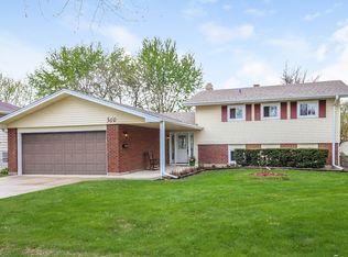 360 W Newport Rd, Hoffman Estates, IL 60169