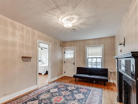 5th image of 427 Park Dr