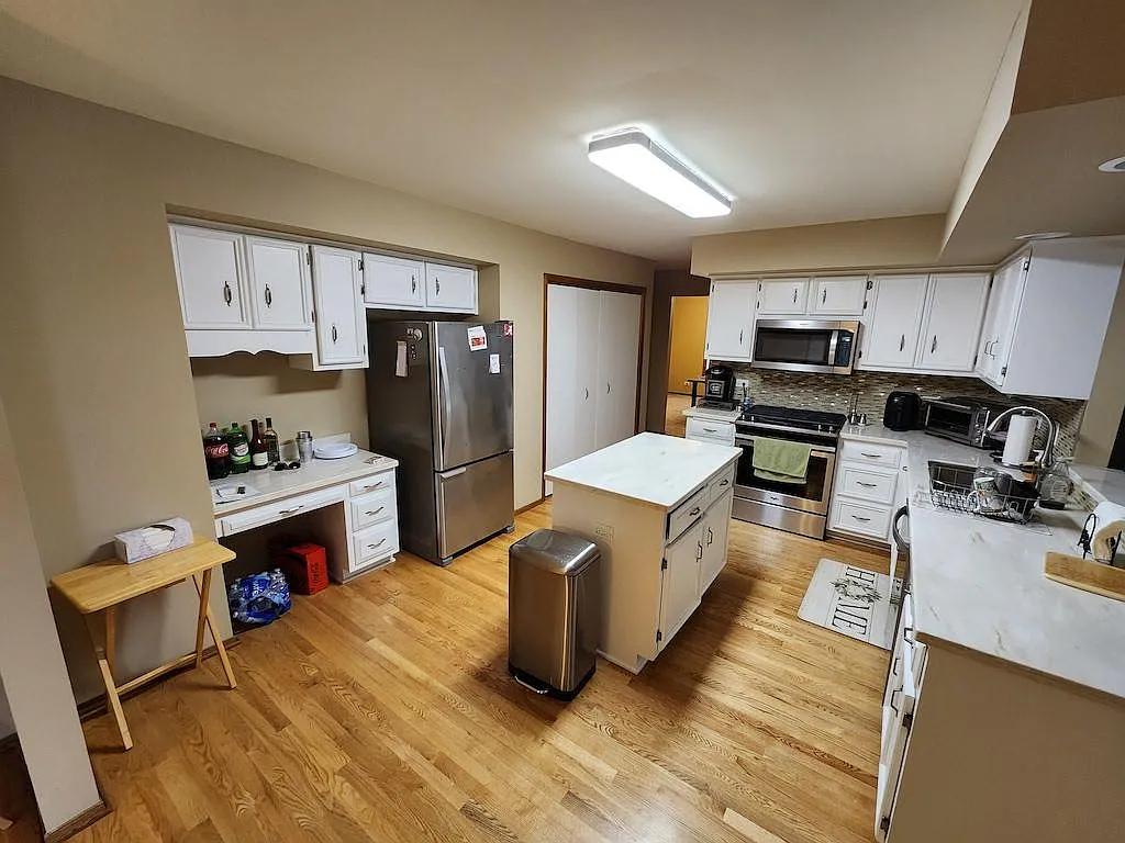 3 bed, 2119 sqft, $3,100 — Photo 2