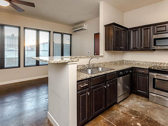 3rd image of 1001 Cherry St Ste 207