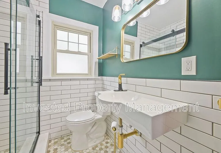 1640 S Marion St — Photo 15