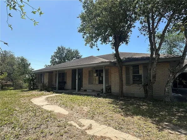 5851 Yucca Trl, Beeville, TX 78102