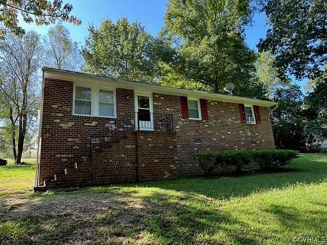 1st image of 15704 Allen Dr