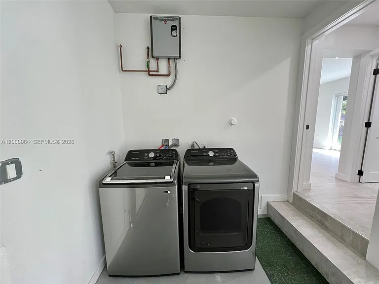 850 NE 127th St — Photo 30
