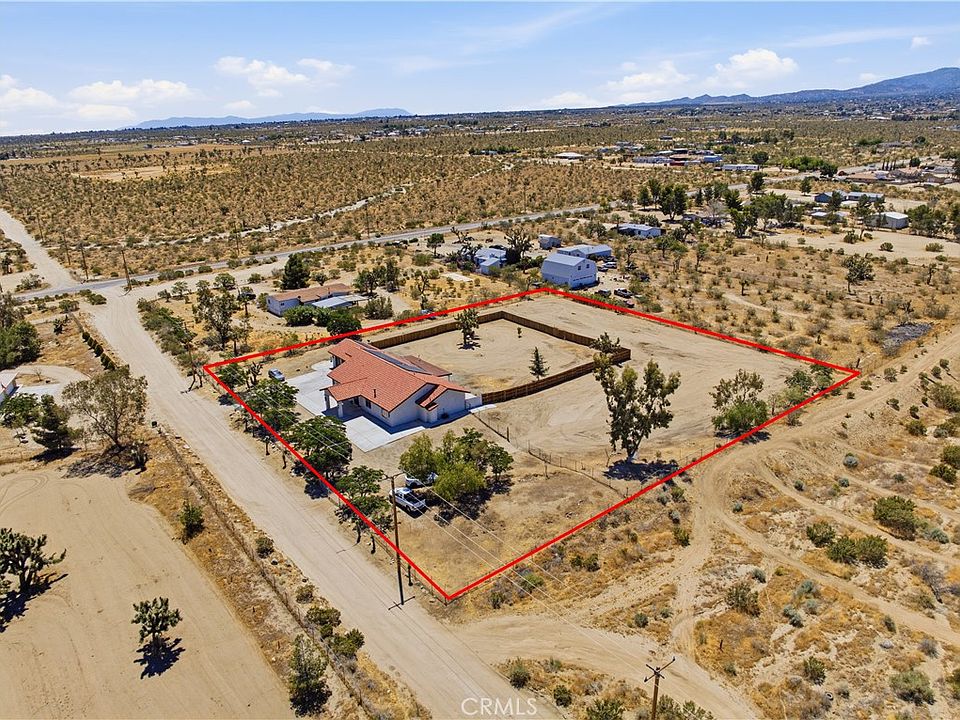 1st image of 825 La Mesa Rd
