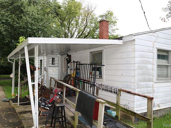 3rd image of 1215 W Genesee Ave