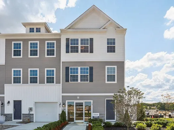 111 Clinton St, Sicklerville, NJ 08081