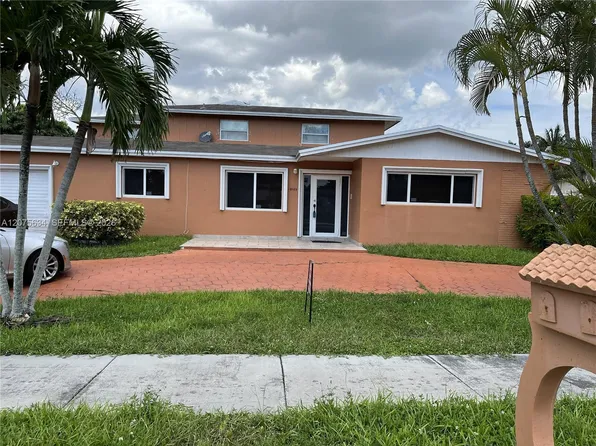 18105 NW 81st Ct, Hialeah, FL 33015