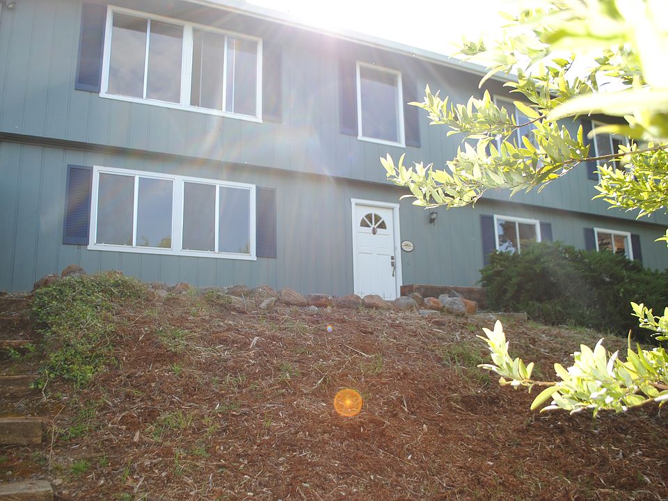 1st image of 208 Stasia Ct