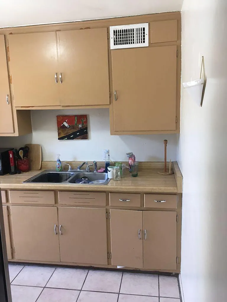2 bed, 990 sqft, $1,050 — Photo 2