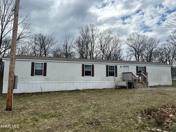 115 Tulane Ln, Altoona, PA 16602