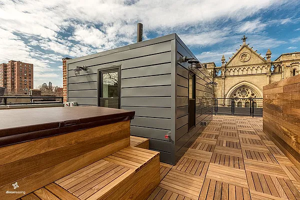 Rented by Dixon Advisory USA Inc. | media 30