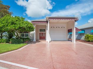 1075 Motorcoach Dr, Polk City, FL 33868