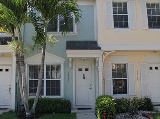 16791 Hemingway Dr, Weston, FL 33326