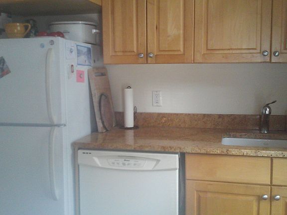 5th image of 404 Washington Ave APT 1F