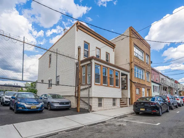 600 67th Street image 3 of 13