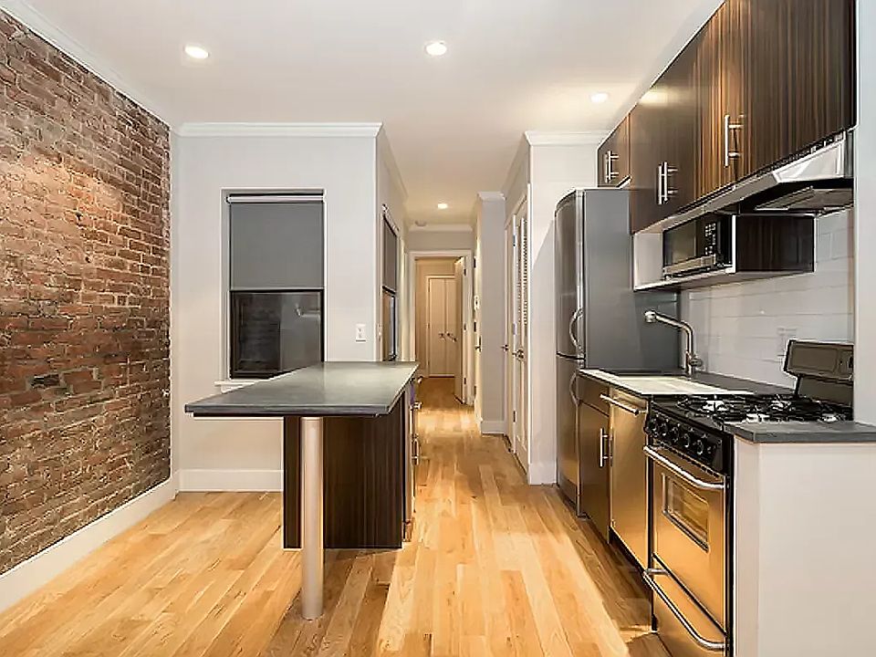 1st image of 515 W 47th St APT 4C
