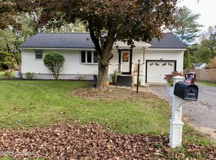 10 Lynn Dr, Glenville, NY 12302