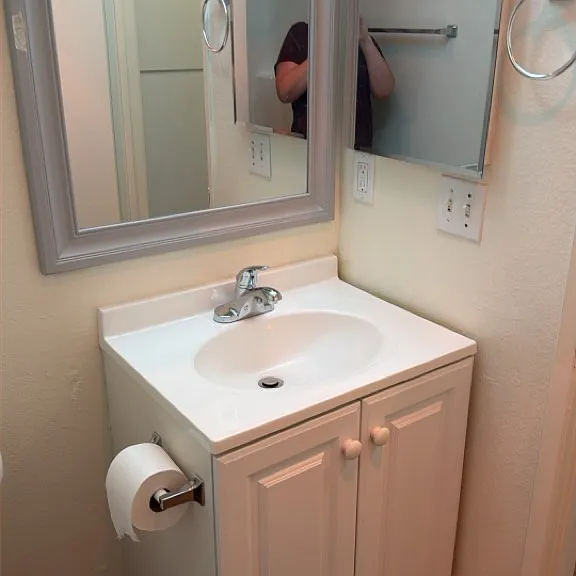 College Ave Apts. — Photo 30